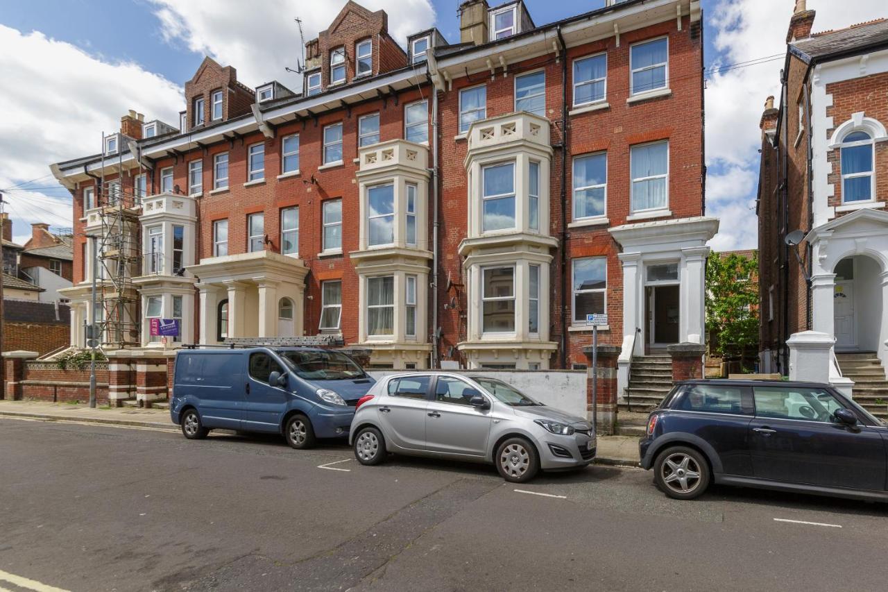 Stopover At Seabird Apartments Central Southsea Портсмът Екстериор снимка