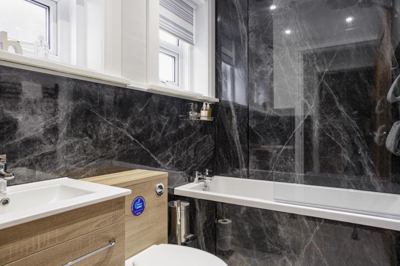 Stopover At Seabird Apartments Central Southsea Портсмът Екстериор снимка